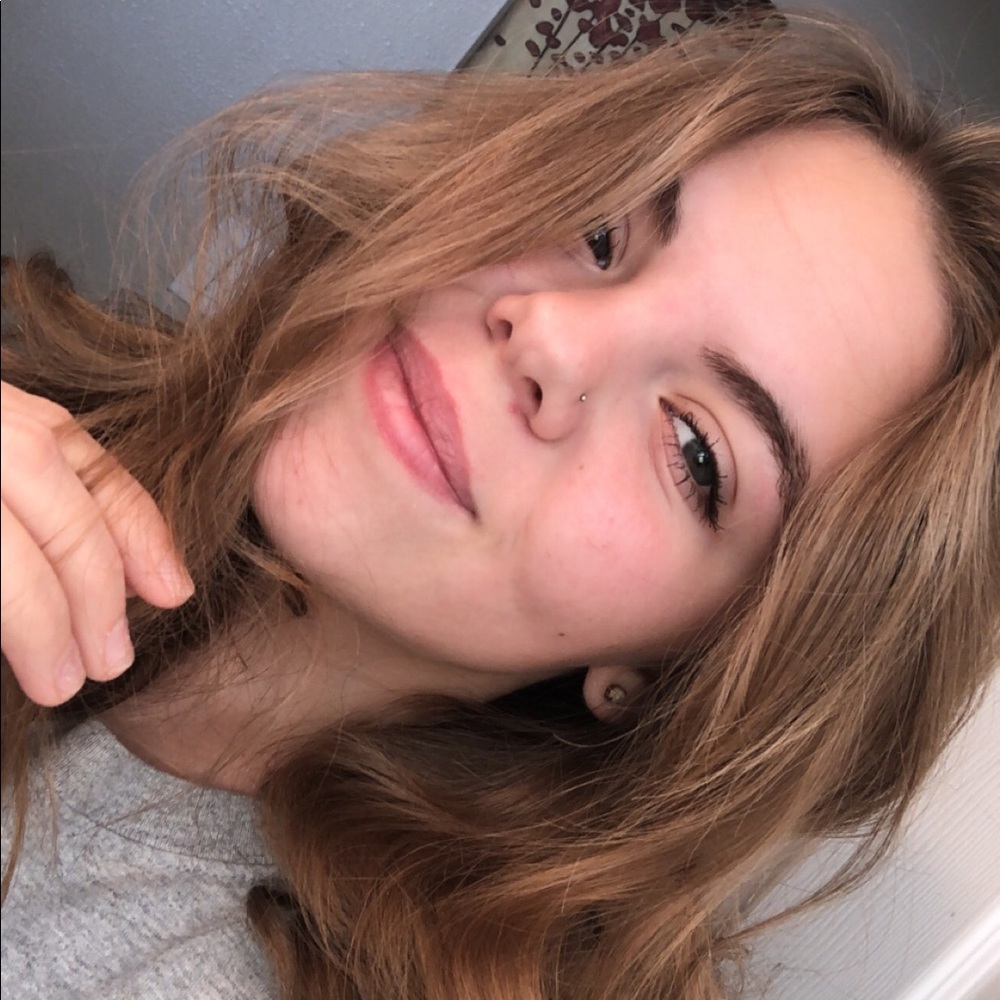 Meet your Posher, Hailey